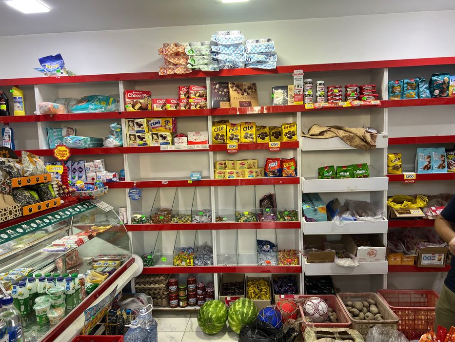 Витринные полки для мини маркета