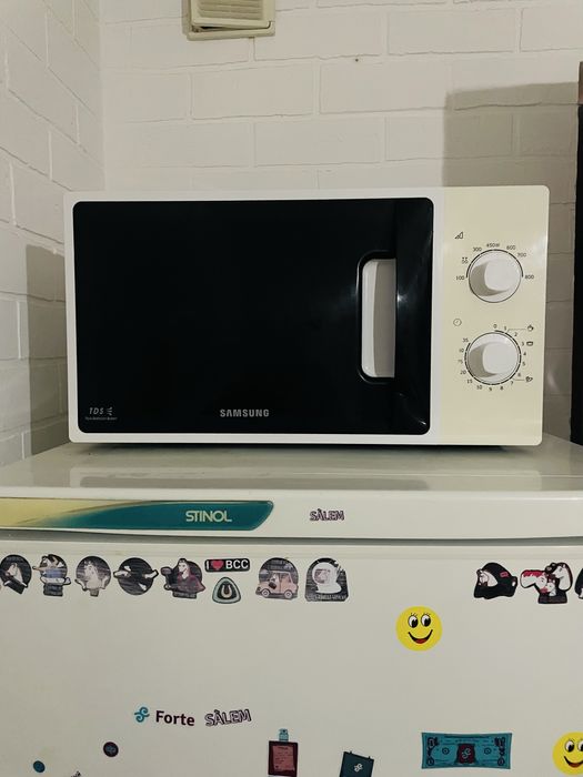 Продам микровалновую печь на запчасти