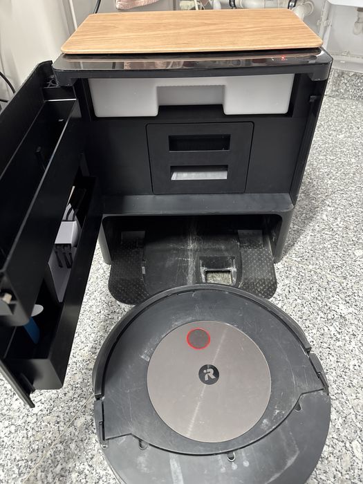 Aspirator robot iRobot Roomba Combo j9+ pentru piese