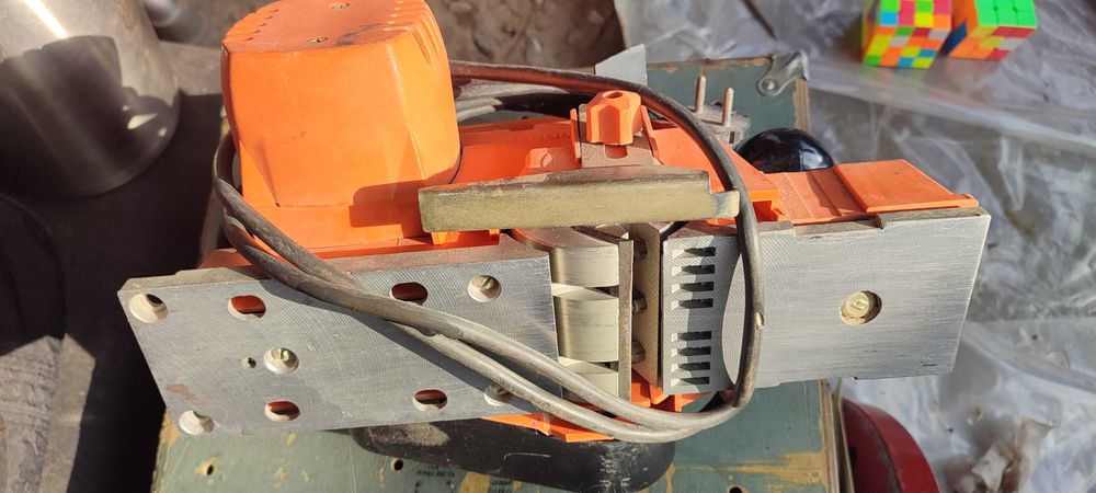 Электрический рубанок