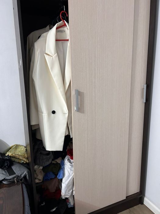 Шкаф срочно продается