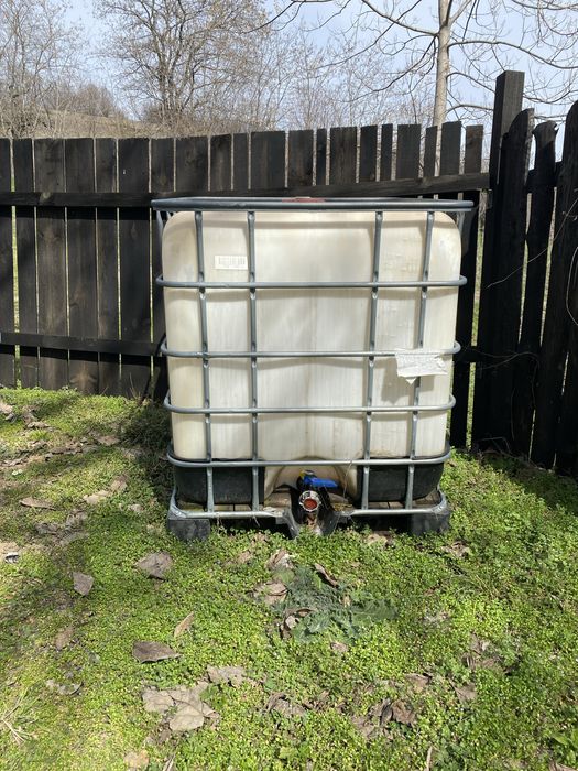 Продавам Бидон 1000 л.