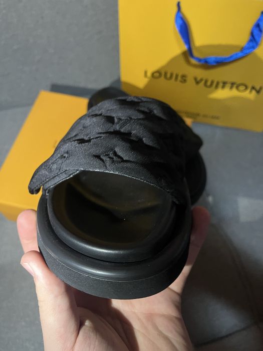 Slapi Louis Vuitton marimea 38 negri/black