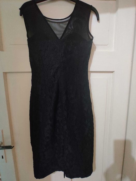 Черна елегантна рокля