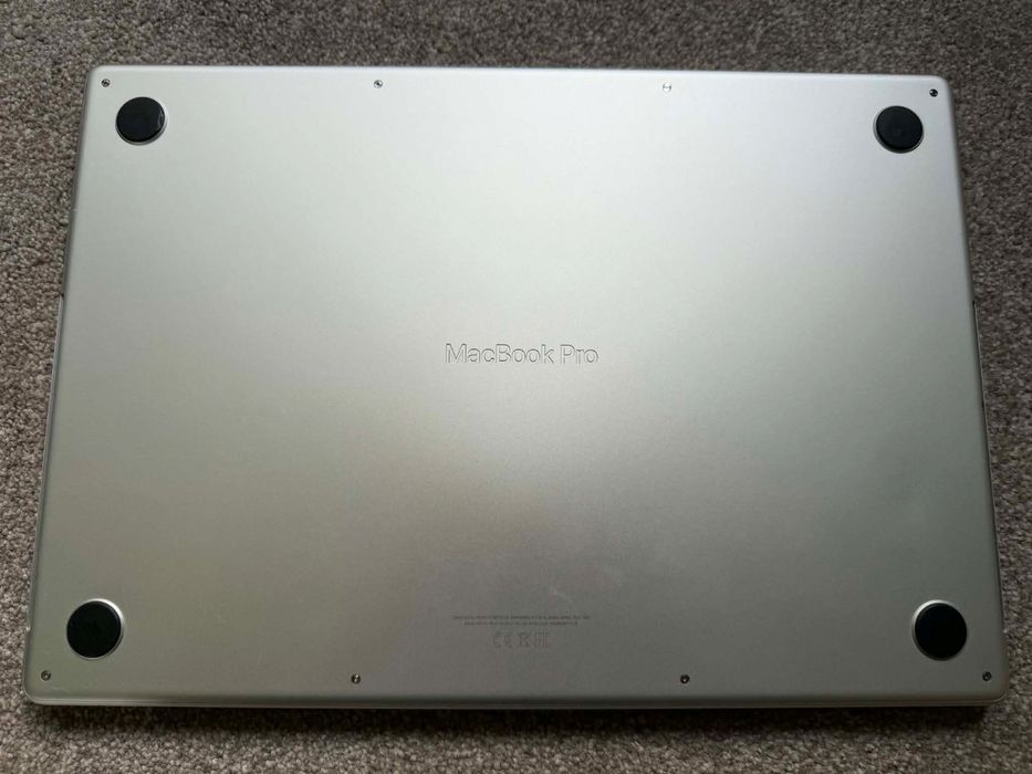 Macbook Pro 16 M1 max 64GB ram 1TB SSD