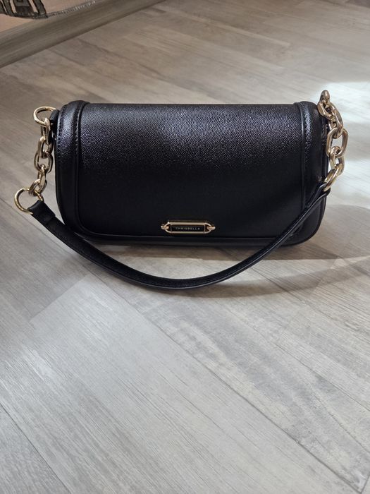 Дамска черна чанта