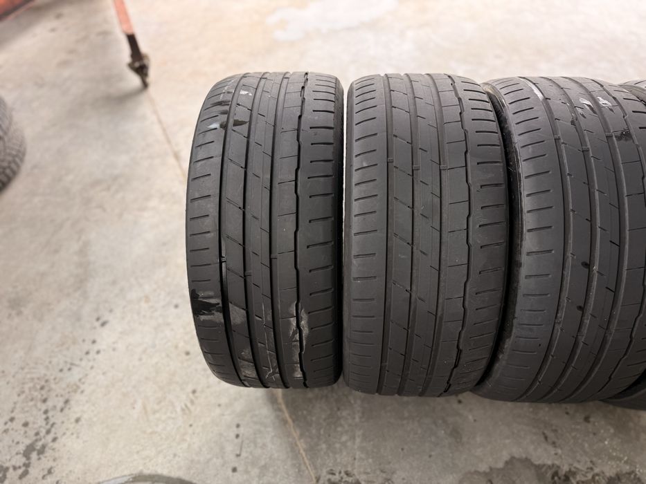 Летни гуми 235/40/19