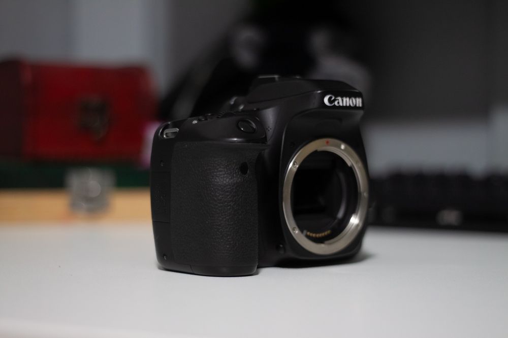 Cameră foto - Canon 80d