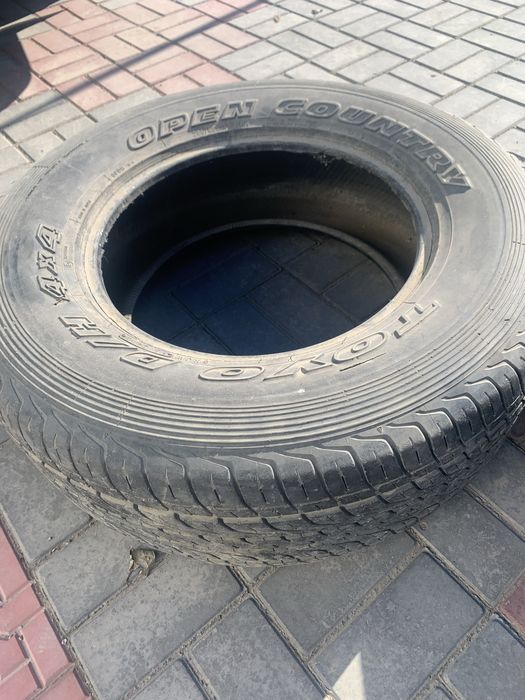 Продам б/у шины на джип