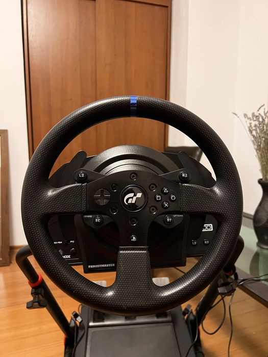 Volan gaming Thrustmaster T300RS GT si suport volan Huzaro Speed 3.0