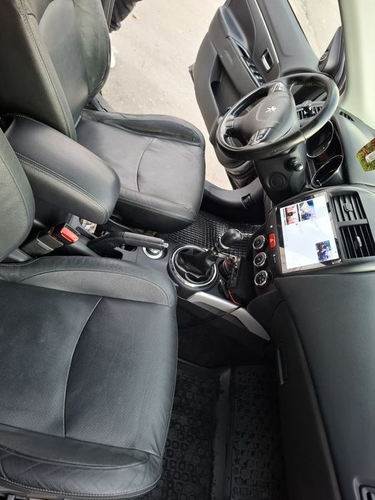 Peugeto 4008  SUV-4x4/4x2