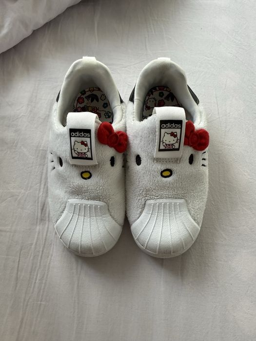 Оригинал Adidas кроссовки на девочку! 27 размер!