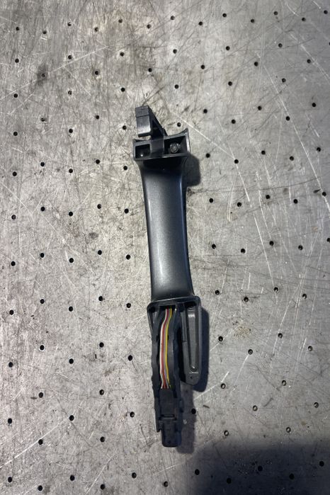 Maner deschidere din exterior usa fata stanga 7P6 837 205F Volkswagen