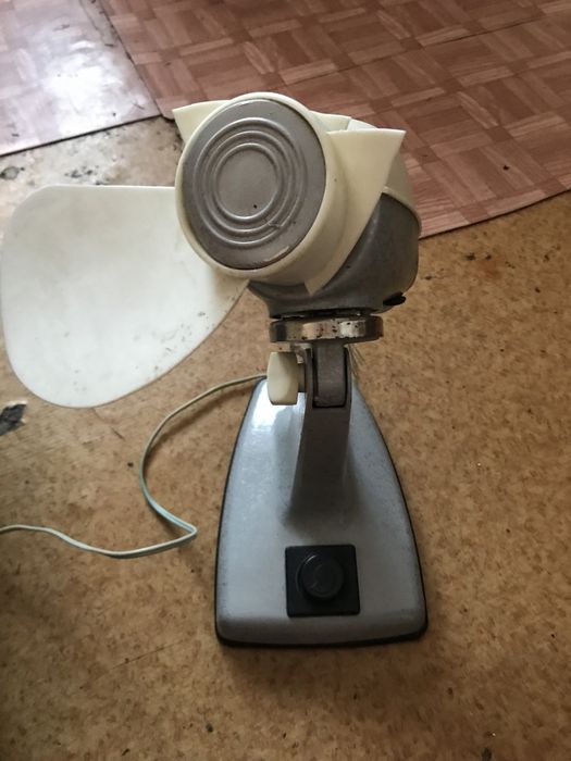 Настольный вентилятор