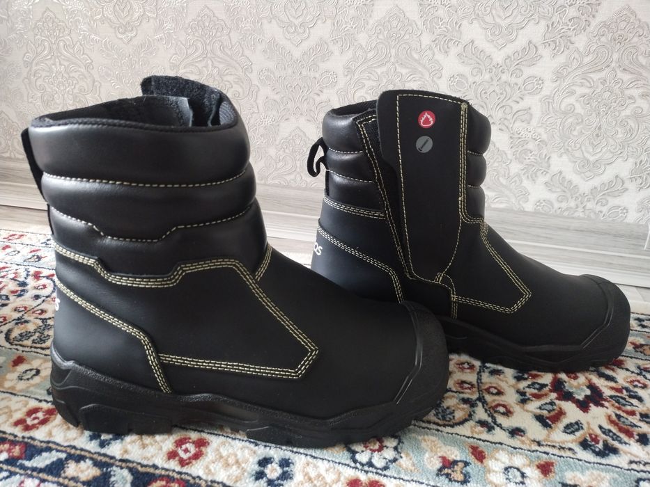 Продам спец обувь,огнеупорный