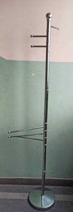 Метална закачалка с 3+3 въртящи рамена
- за 10 евро