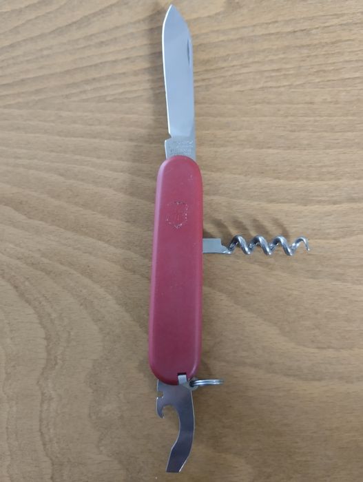 Лот швейцарски ножчета