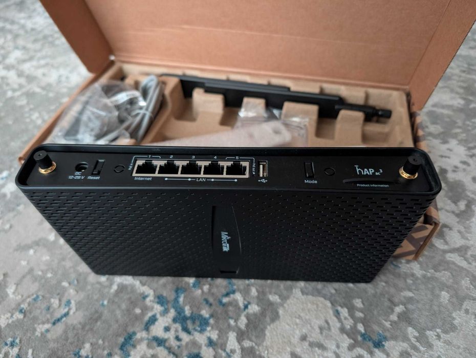 Router MikroTik hAP ac3 – Dual Band, Puternic, Ideal casă/birou