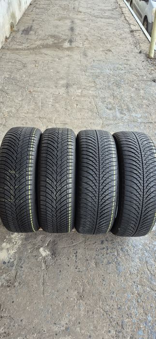 4 anvelope M+S 225/55/19,doua Pirelli,doua Yokohama.Pretul este pe bucata.