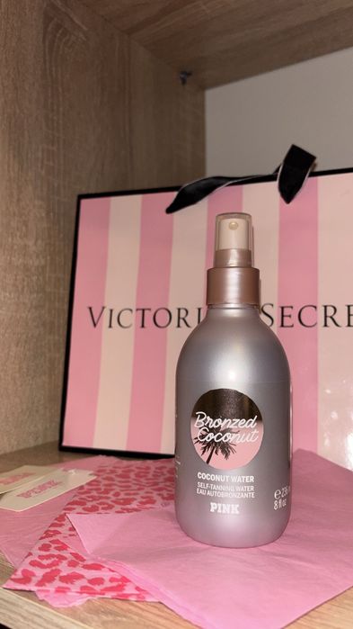 Spray Victoria’s Secret bronzed coconut