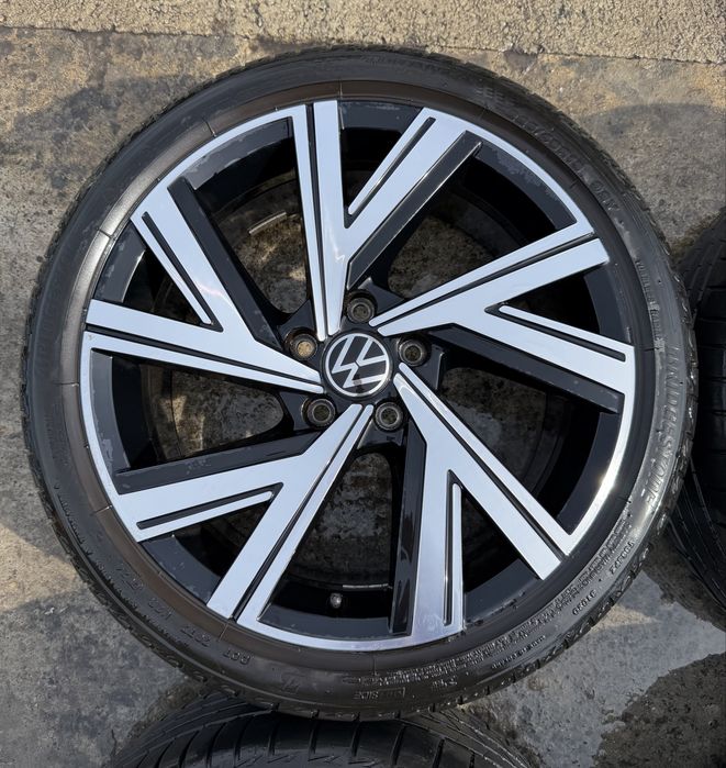 Jante / Roti VW Golf 8 R Line : 225 40 18, Dot 2024 VARA