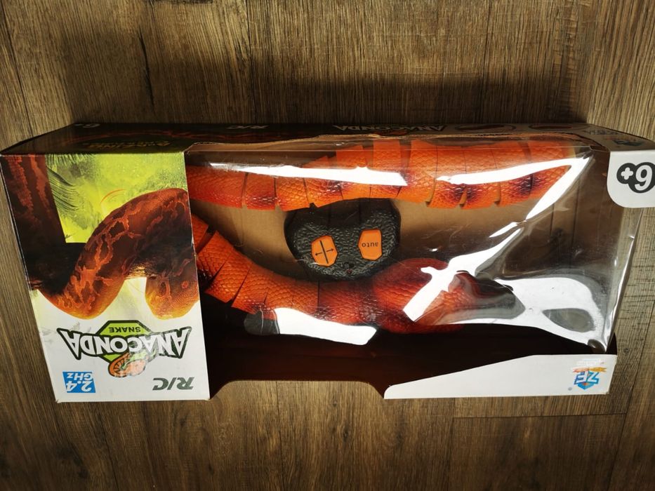 Змея на дистанционном управлении