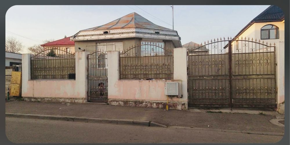 Vand casa zona centrala