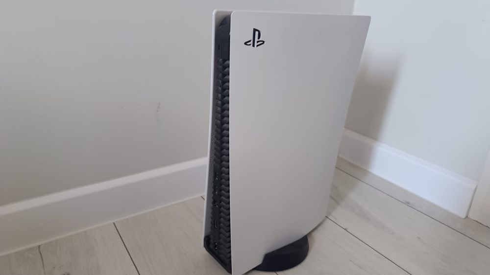 Sony PlayStation 5 + 2 геймпада