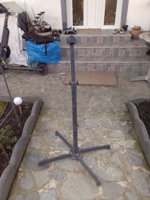 Vând trepied, suport boxă