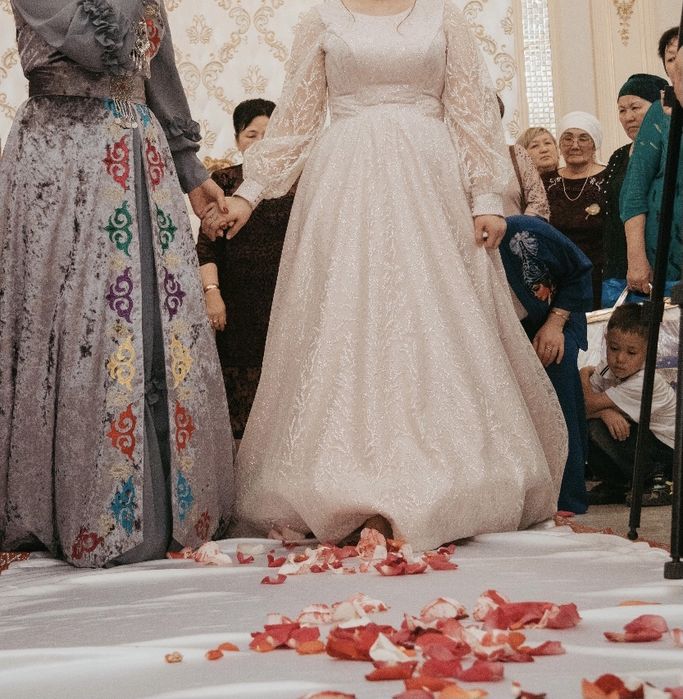 Продам платье от Helena Nabokina