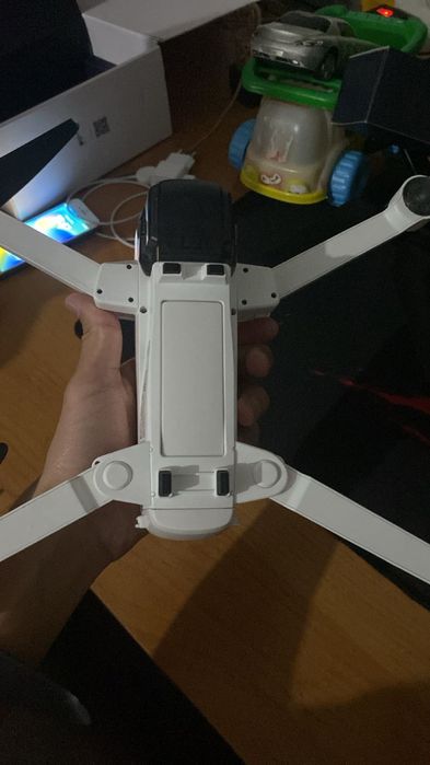 Дрон Hubsan zino