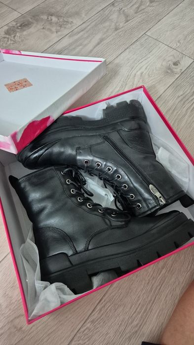 Зимние ботинки кожанные новые