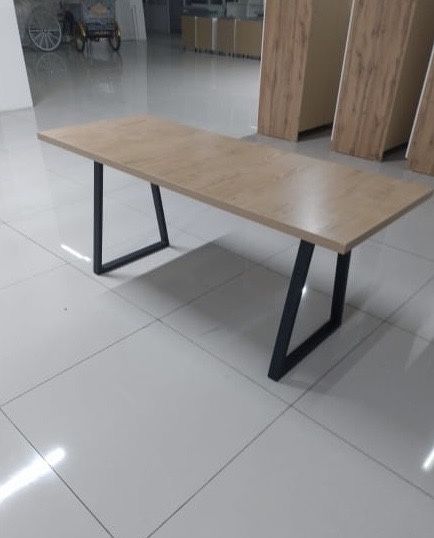 Продам кухонные столы