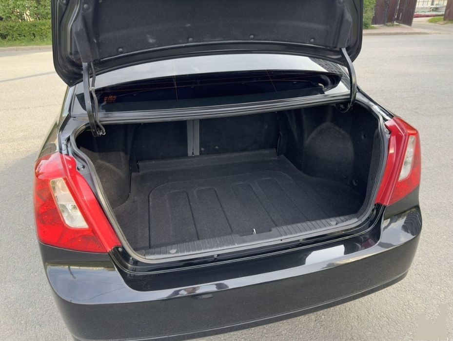 Гид Экскурсовод с личным автомобилем Китайский Немецкий Английский