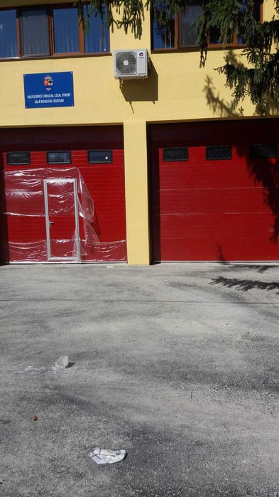 Uși de garaj automate