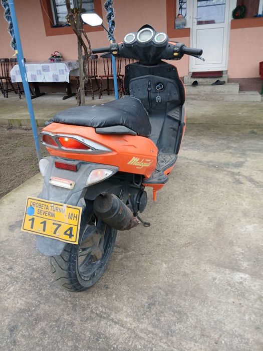Vând  Scuter Malaguti f12