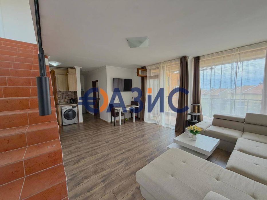 Продава се Двустаен апартамент в Свети Влас - 130 кв.м за 400 €/кв.м - Снимка #3