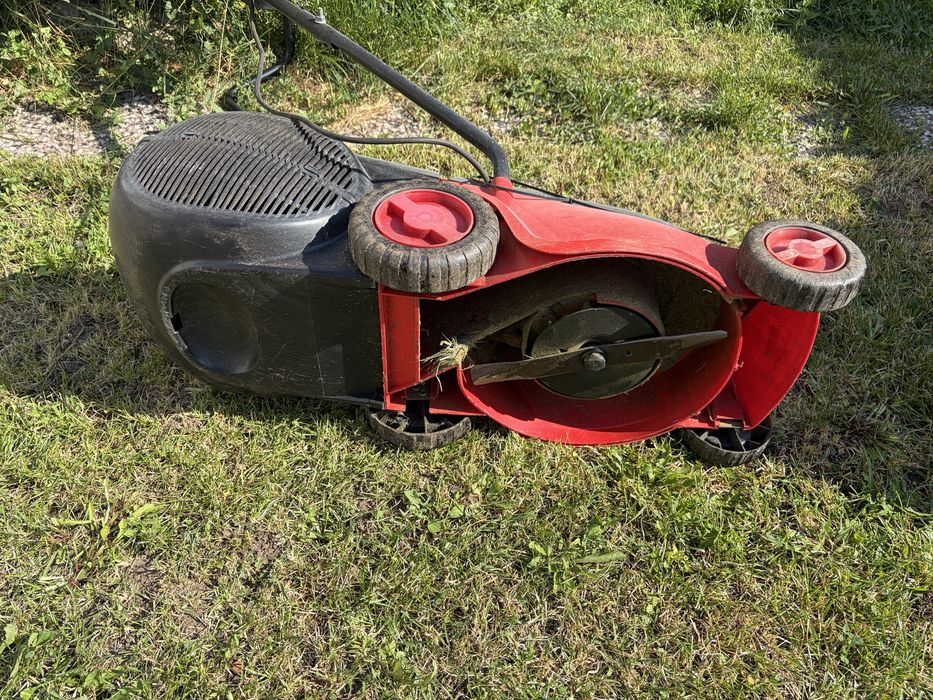 Електрическа косачка IKRA ERM 900 Design – 900 W, Германия