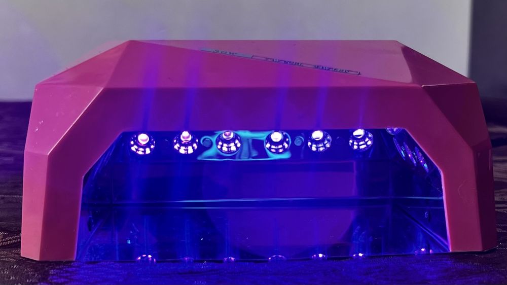 Продам лампу для маникюра