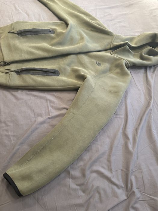 Nike tech nou nepurtat si original