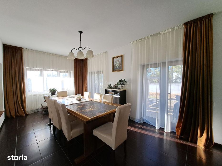 Casa cu piscina - Buftea - 8 camere - 4 bai - 620mp - 2500mp teren