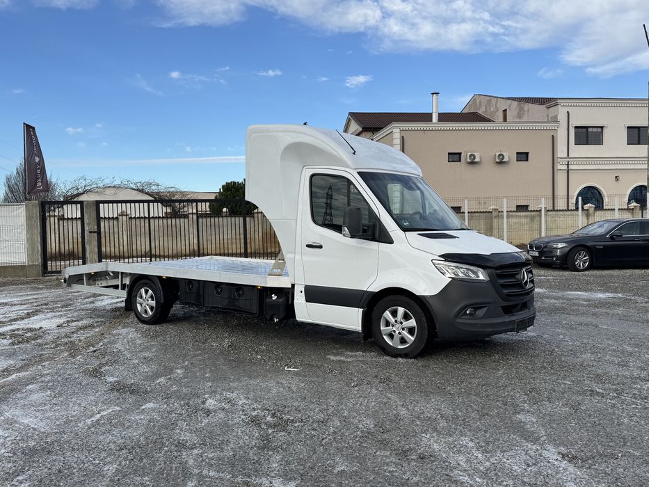 Mercedes Sprinter platforma trailer slep
