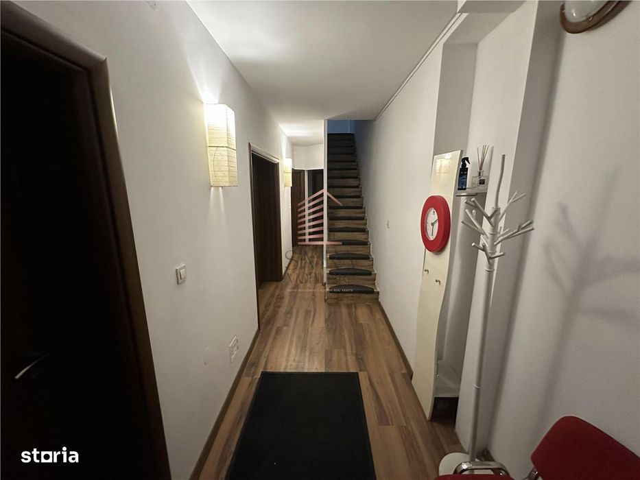 Casa ultracentrala curte comuna