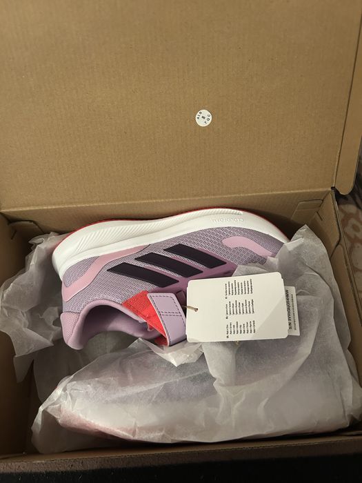 Новая обувь, адидасс