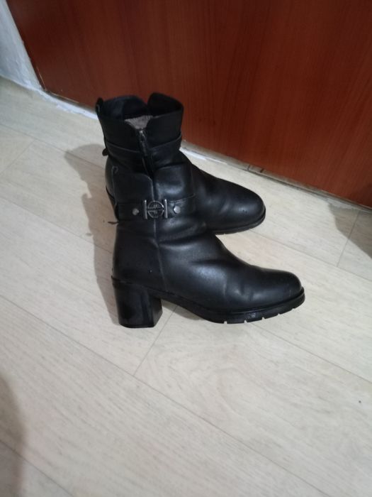 Продам зимние сапоги