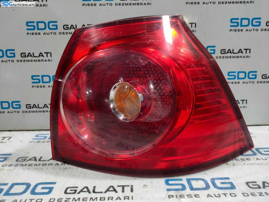 Stop Lampa Tripla Dreapta Volkswagen Golf 5 Hatchback Scurt 2004 - 2008 Cod 1K6945258 [L4935]