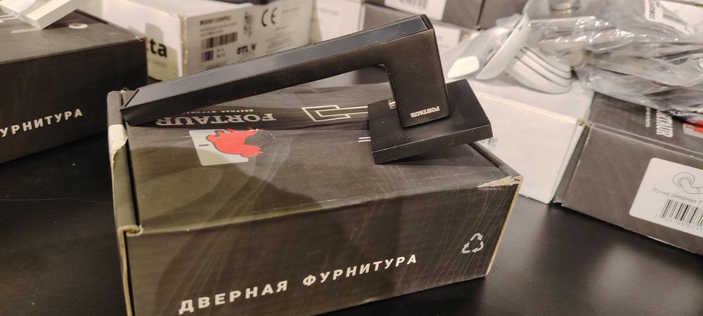Ручка дверная фурнитура