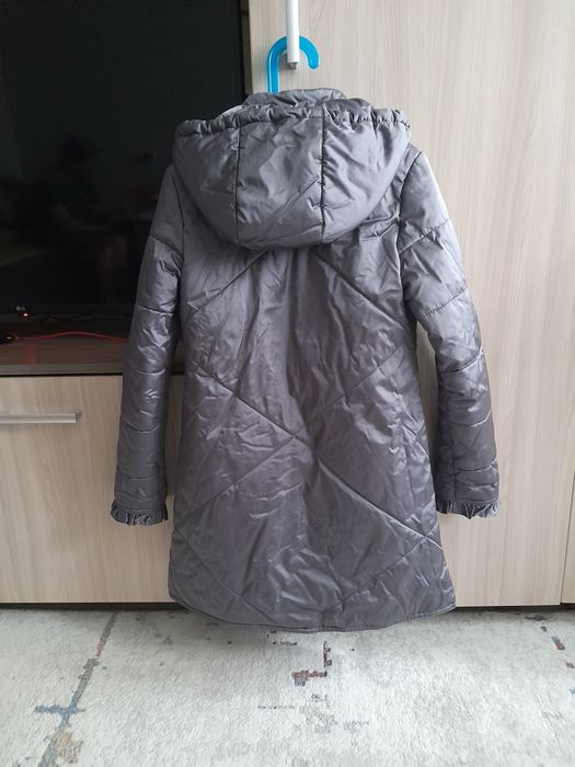 Продам пальто для девочки на рост 134
