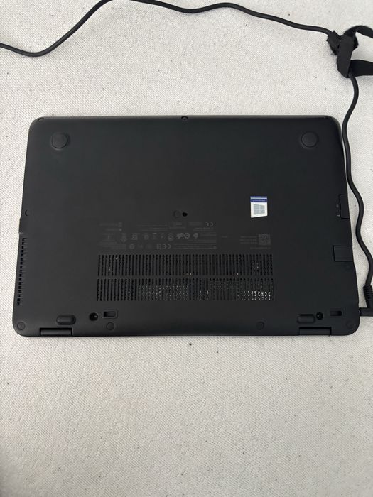 Лаптоп HP EliteBook 840 G3 / i5 / 8GB RAM / 256GB SSD / Хубава батерия