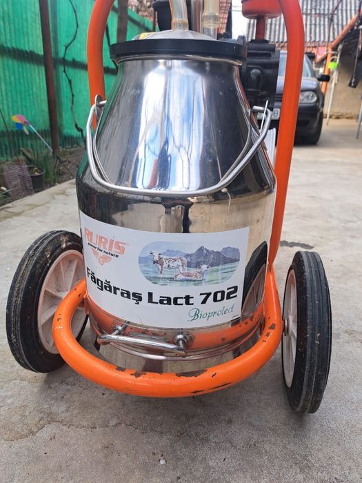 Vând mulgatoare Ruris